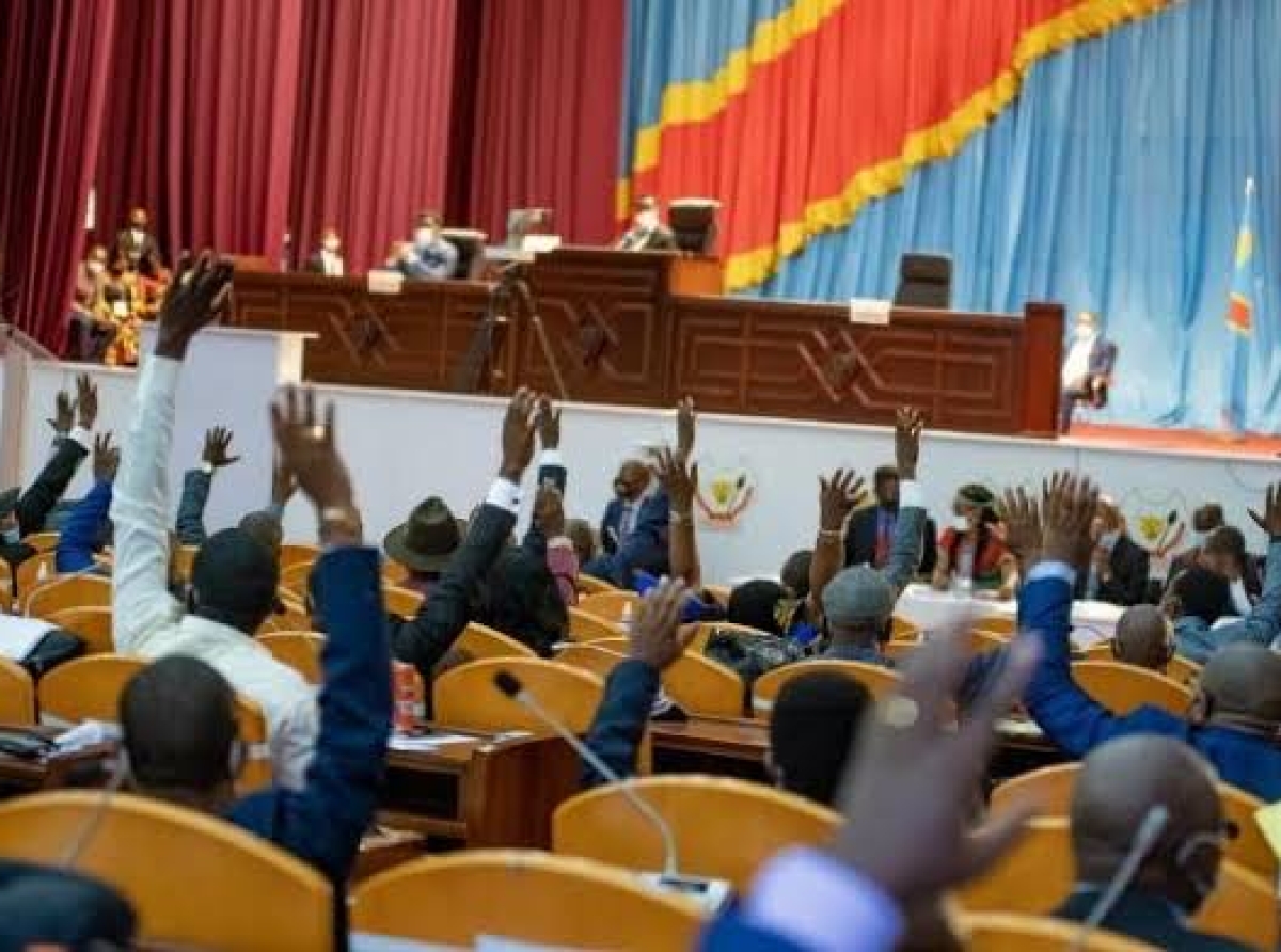 L’Assemblée nationale pourvoit au remplacement des députés absentéistes et décédés