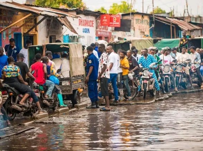KINSHASA : LA ROUTE MOKALI EN ÉTAT DE DÉLABREMENT AVANCÉ