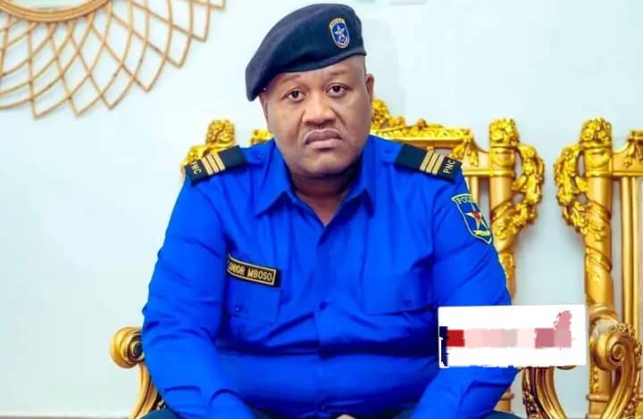KINSHASA : LE CAPITAINE JUNIOR MBOSO ARRETÉ APRÈS SA DÉMISSION CHOC DE LA POLICE NATIONALE CONGOLAISE