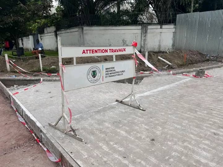 KINSHASA : LE GOUVERNEMENT PROVINCIAL ANNONCE LA RÉOUVERTURE DE PLUSIEURS AVENUES À L'OCCASION DE LA RENTRÉE SCOLAIRE