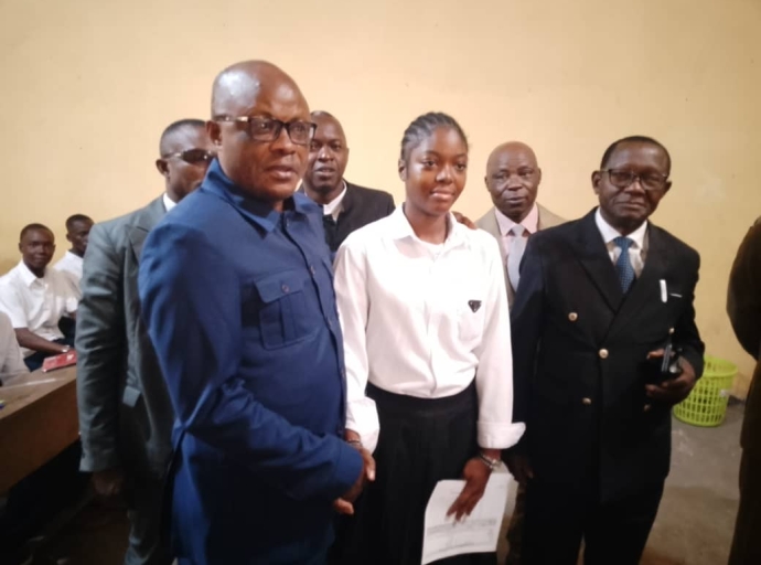 RENTRÉE SCOLAIRE 2025-2026 : UNE ÉLÈVE DE L'ITI N'DJILI RÉCOMPENSÉE POUR SON COURAGE A S'ORIENTER EN SECTION TECHNIQUE 