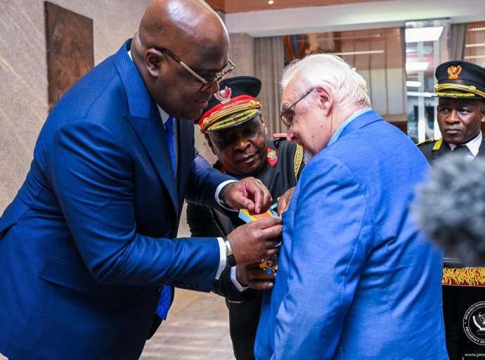 RDC-BELGIQUE: F. TSHISEKEDI DECORE UN INSPECTEUR DE POLICE BELGE