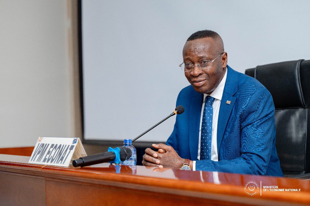 ECONOMIE : LE VICE-PREMIER MINISTRE, MINISTRE DE L’ÉCONOMIE MUKOKO SAMBA LANCE LA RÉVISION DU CADRE RÈGLEMENTAIRE DU PETIT COMMERCE ET DE COMMERCE EN DÉTAIL