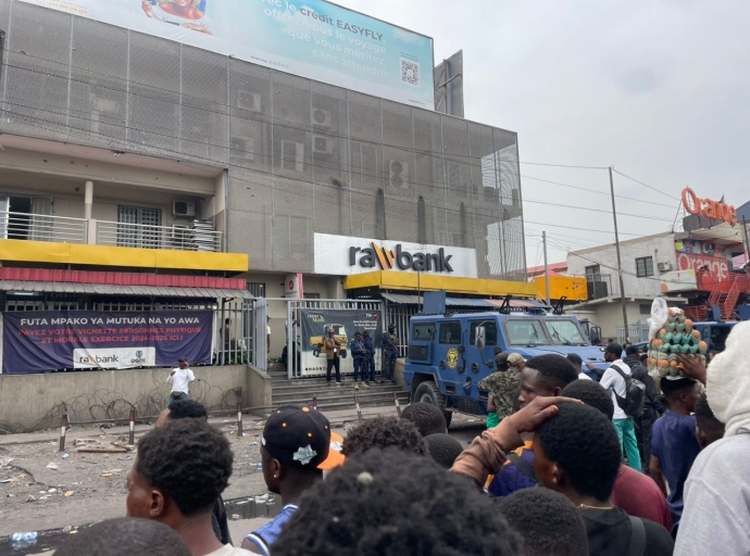 [EXCLUSIF] KINSHASA : TOUT SAVOIR SUR LE BRAQUAGE CE MATIN À LA RAWBANK AGENCE DE VICTOIRE
