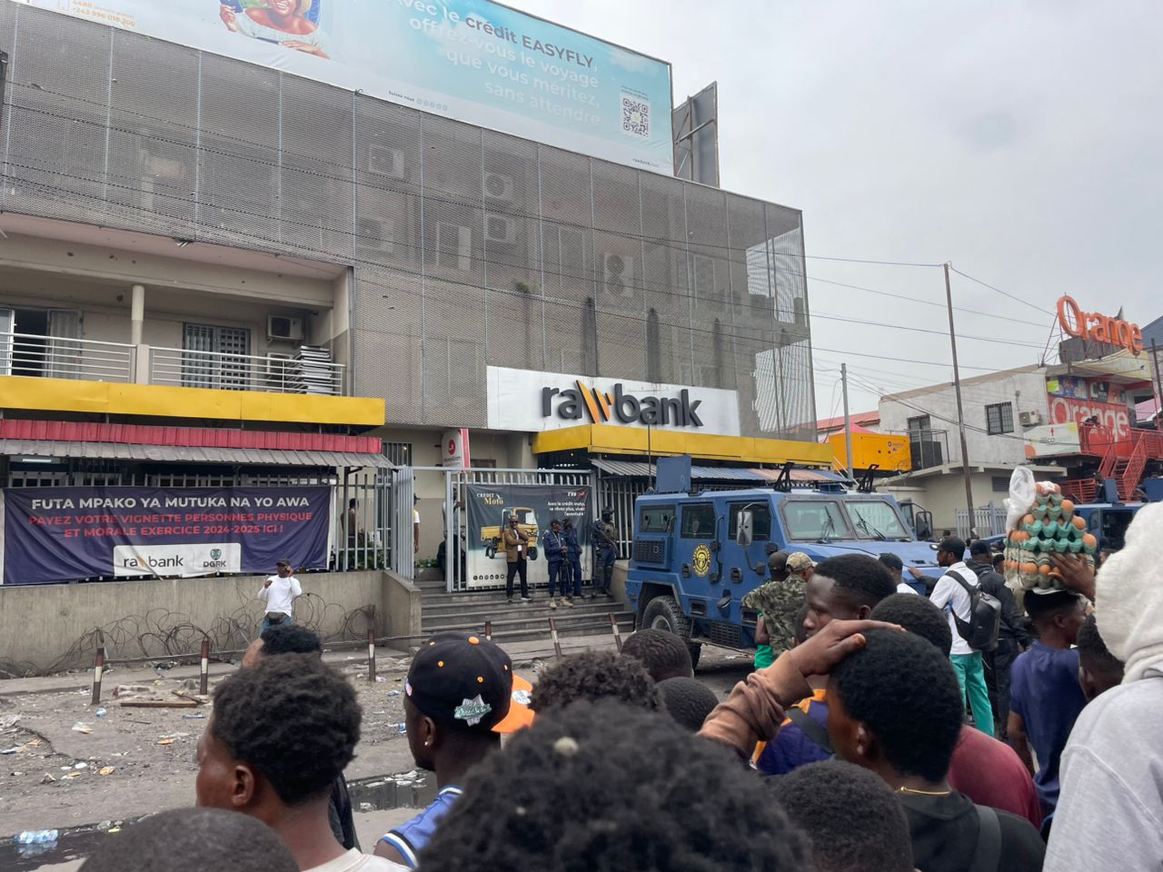 KINSHASA : LA CNDH ET LE MINISTÈRE DES DROITS HUMAINS CONDAMNENT LE NON-RESPECT DES DROITS DE LA PRÉSUMÉE BRAQUEUSE