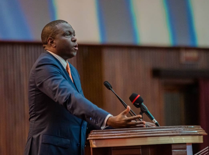 Assemblée nationale : le gouverneur de la Banque Centrale édifie les élus sur l'appréciation du franc congolais 