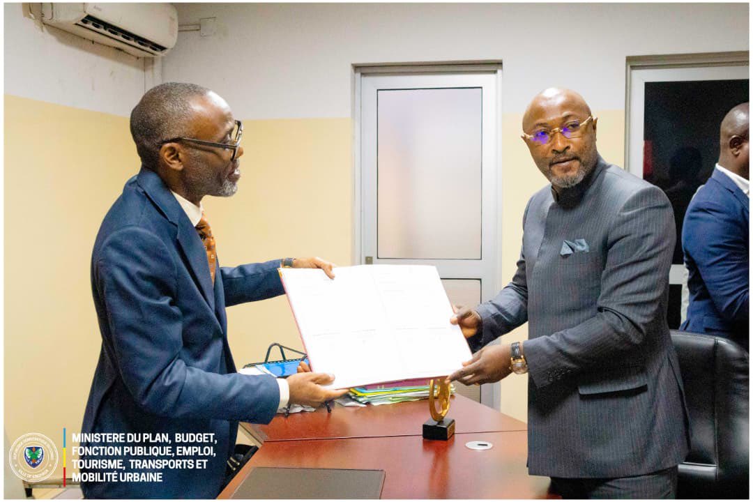 Kinshasa : lancement du programme « Bus de Nuit — Ya Ofelé » pour les fêtes de fin d’année