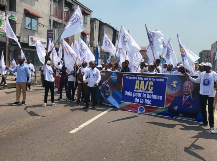Kinshasa : Le regroupement AA/C de Théo Kazadi mobilisé pour la paix et le soutien aux institutions