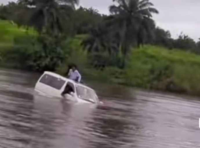 Drame sur la Kalelu : un véhicule plonge dans la rivière, trois morts et cinq disparus