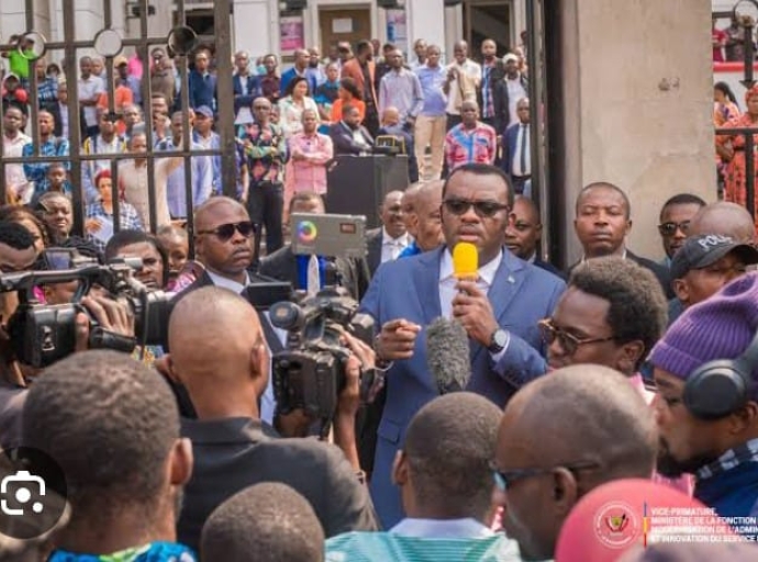 RDC : les fonctionnaires menacent de descendre dans la rue pour réclamer leurs salaires impayés