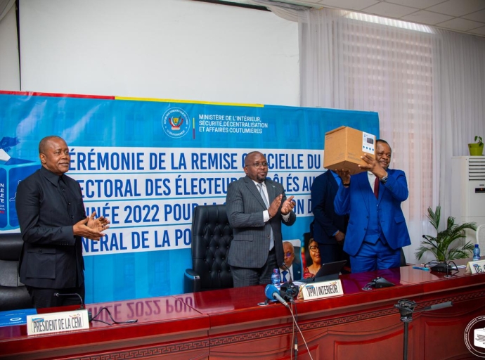 Kinshasa : la CENI remet le fichier électoral à l’ONIP pour un registre national modernisé