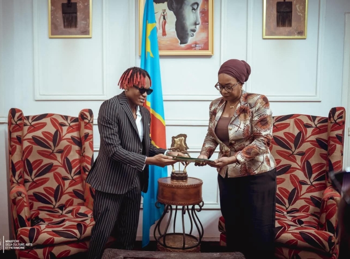 Culture : l’artiste Innoss'B reçu en audience par la ministre Yolande Elebe Ma Ndembo