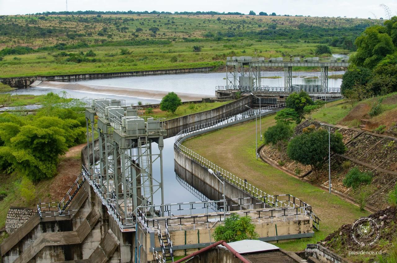 Kwilu : la centrale hydroélectrique de Kakobola entre en service, plus de 9 000 ménages désormais électrifiés