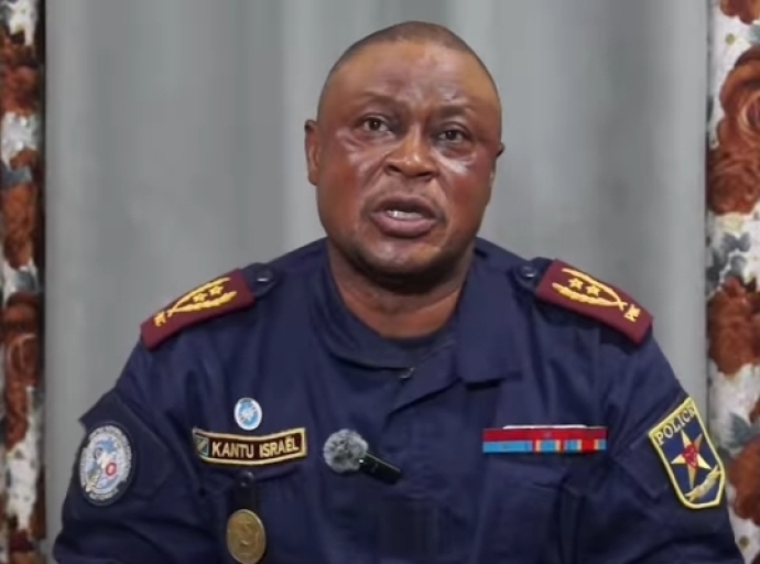 Kinshasa : la police sommée de mettre fin aux arrestations liées à la chevelure