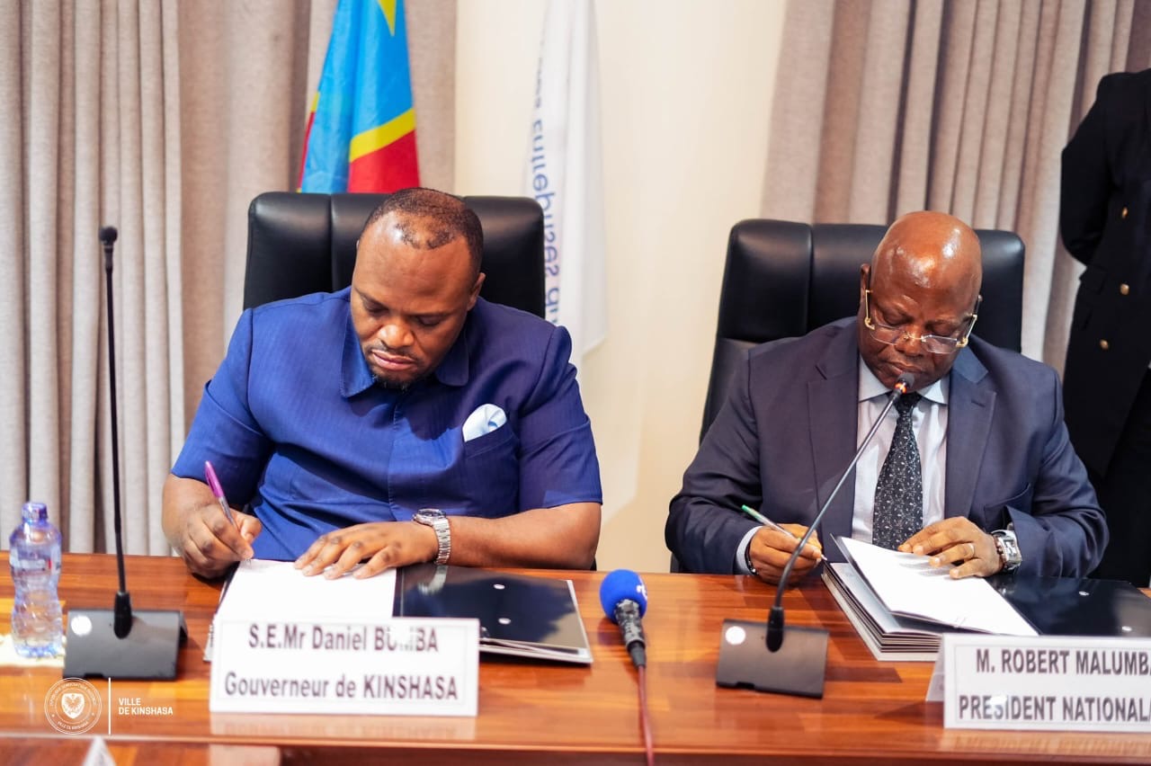 Kinshasa : une nouvelle taxe de reconstruction instaurée en partenariat avec la FEC pour financer les infrastructures urbaines