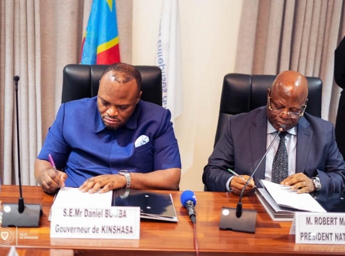 Kinshasa : une nouvelle taxe de reconstruction instaurée en partenariat avec la FEC pour financer les infrastructures urbaines