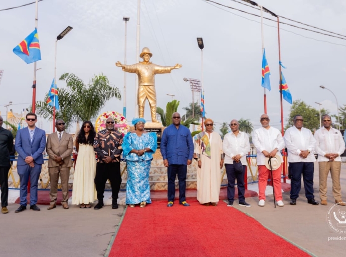 Dix ans après, la Nation honore Papa Wemba : Tshisekedi en recueillement à Molokaï