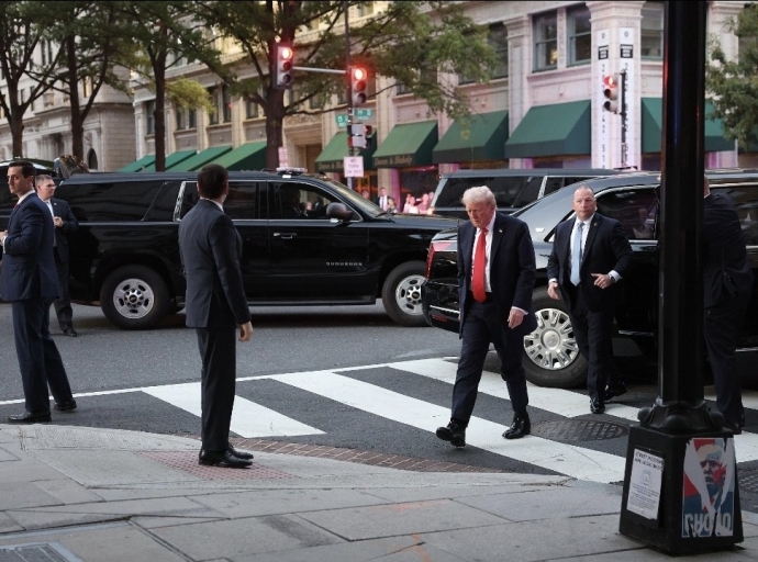 WASHINGTONDC: TRUMP EVACUE APRES UN GRAVE INCIDENT   