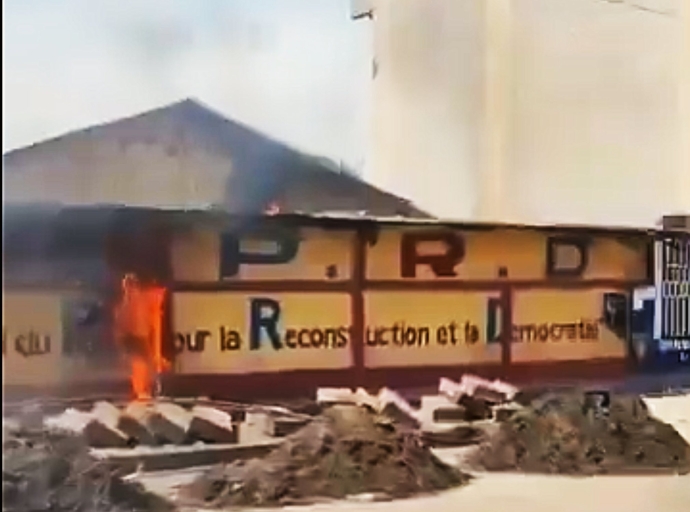 Kinshasa : le siège du PPRD incendié lors d’une marche de l’Union sacrée